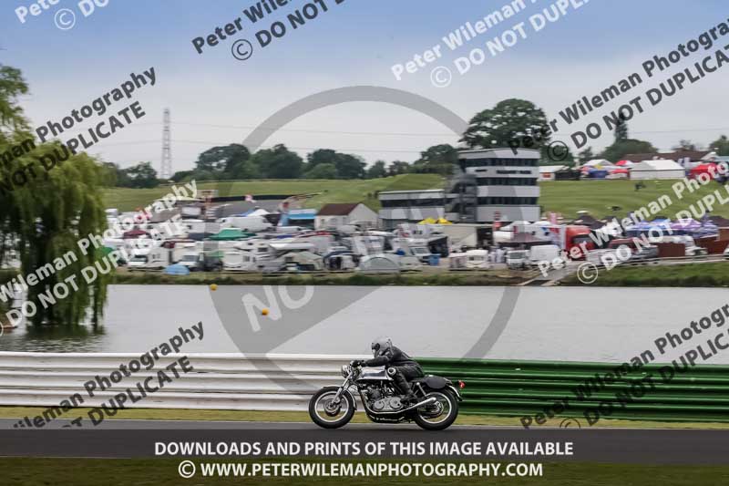 Vintage motorcycle club;eventdigitalimages;mallory park;mallory park trackday photographs;no limits trackdays;peter wileman photography;trackday digital images;trackday photos;vmcc festival 1000 bikes photographs